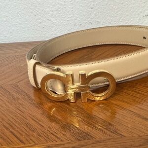 Salvatore Ferragamo Beige Leather Gancini Belt Made in Italy Size M